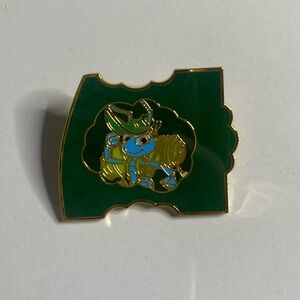 🐜 Disney PIXAR Loungefly Mystery Pin – Flik from A Bug’s Life 🌿